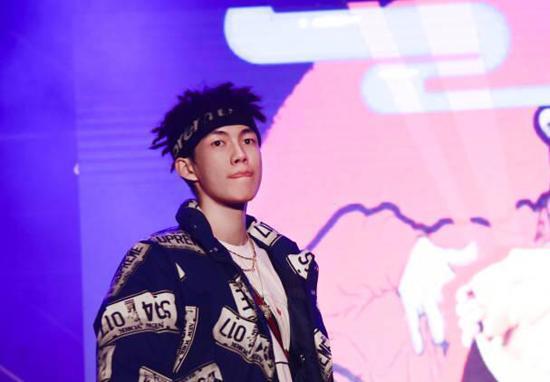 红花会成员贝贝照片,风采独具的江湖侠客风采